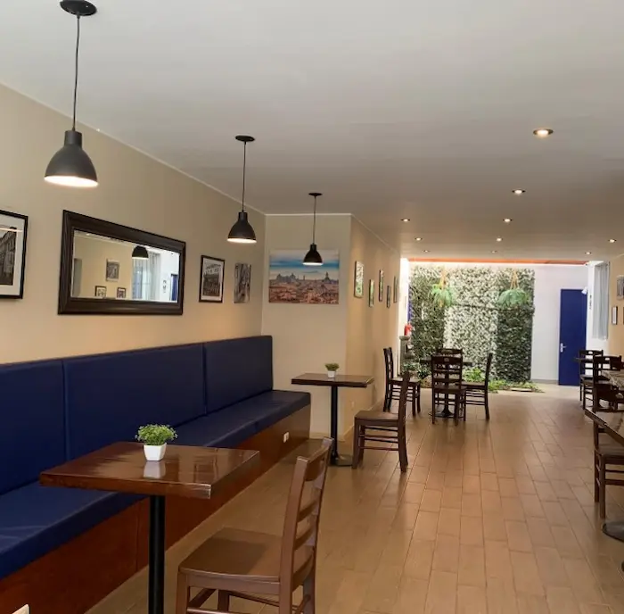 cafetería linda y grande para pasar un momento agradable con tu pareja