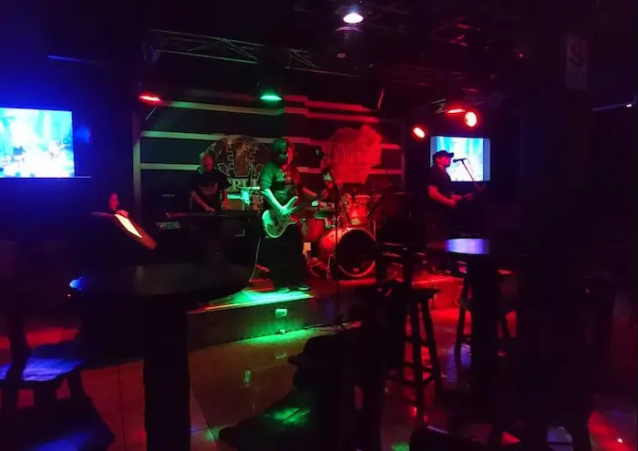 Quinto Bar – Rock y cultura underground