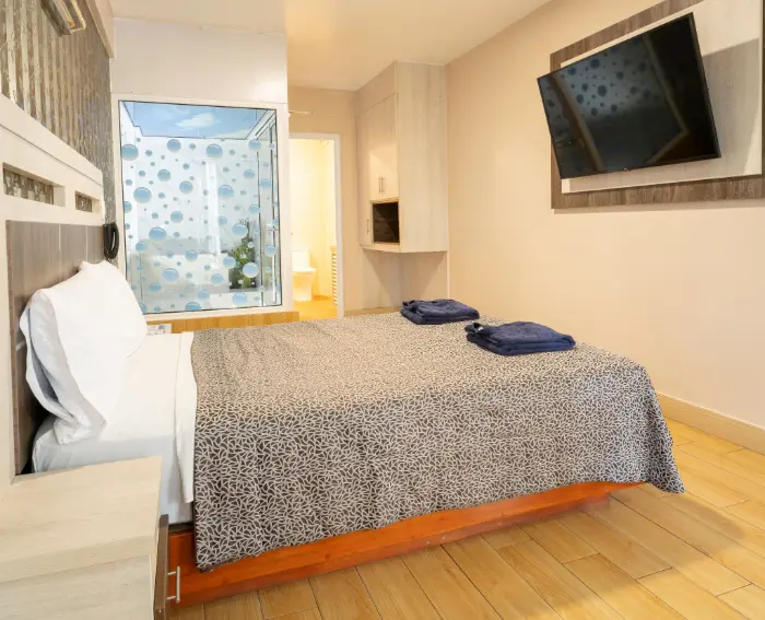 Relájate en Grande ¡Reserva tu Habitación con Sauna Privada ahora!​
